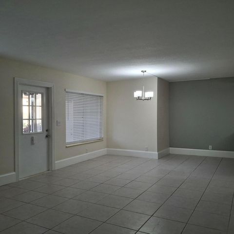 115 Lake Pine Circle D1, Greenacres, FL 33463