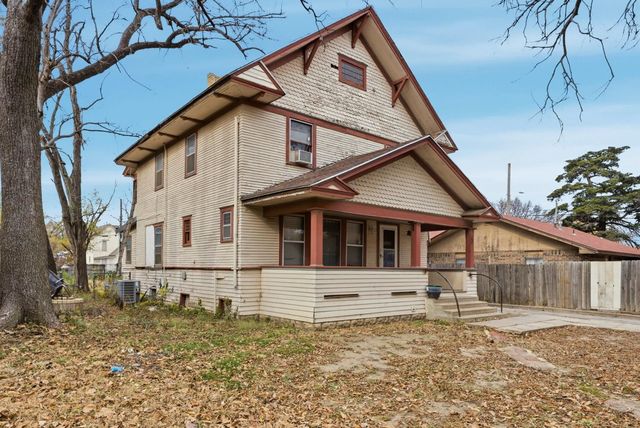 1351 N Wellington Pl, Wichita, KS 67203