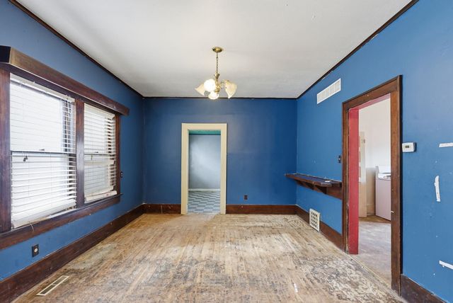 1351 N Wellington Pl, Wichita, KS 67203