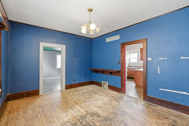 1351 N Wellington Pl, Wichita, KS 67203