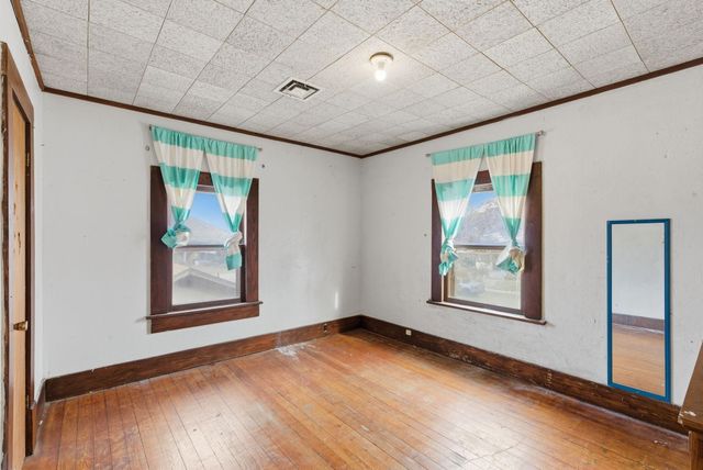 1351 N Wellington Pl, Wichita, KS 67203