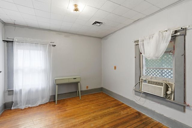 1351 N Wellington Pl, Wichita, KS 67203