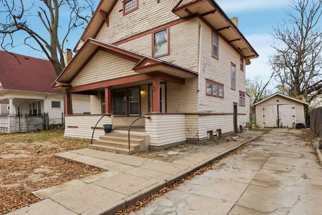 1351 N Wellington Pl, Wichita, KS 67203