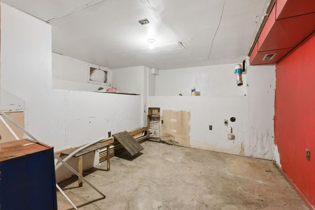 1351 N Wellington Pl, Wichita, KS 67203