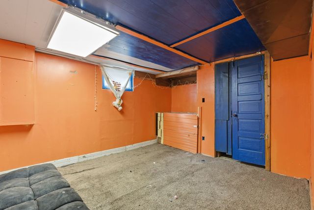 1351 N Wellington Pl, Wichita, KS 67203