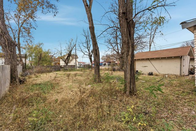 1351 N Wellington Pl, Wichita, KS 67203