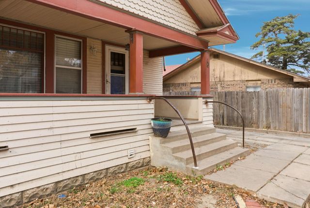 1351 N Wellington Pl, Wichita, KS 67203