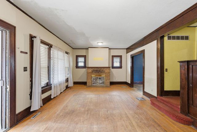 1351 N Wellington Pl, Wichita, KS 67203