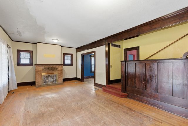 1351 N Wellington Pl, Wichita, KS 67203