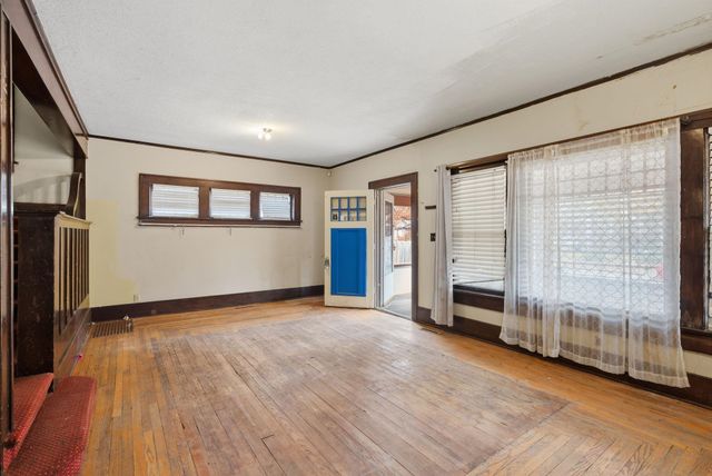 1351 N Wellington Pl, Wichita, KS 67203