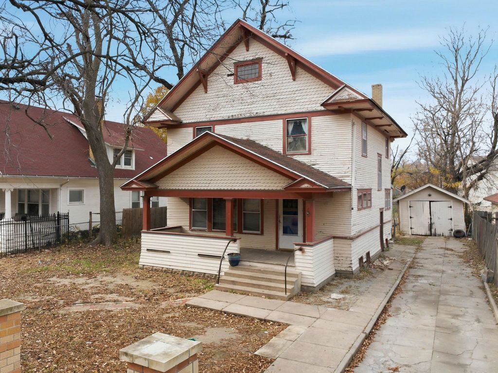 1351 N Wellington Pl, Wichita, KS 67203