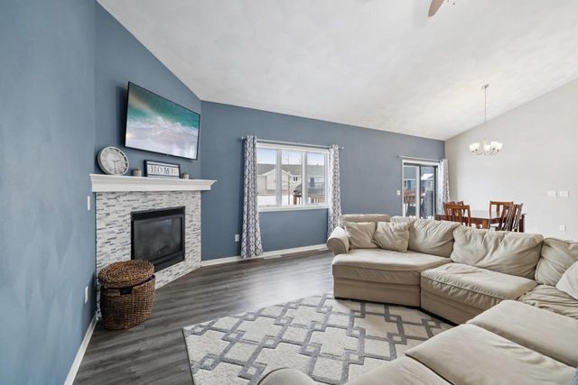 6 N Windmill Ridge Road, Evansville, WI 53536