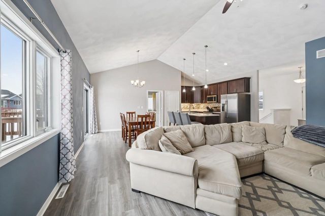 6 N Windmill Ridge Road, Evansville, WI 53536