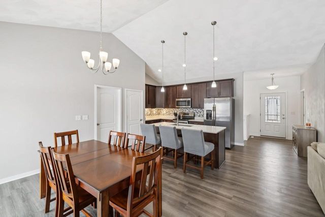 6 N Windmill Ridge Road, Evansville, WI 53536