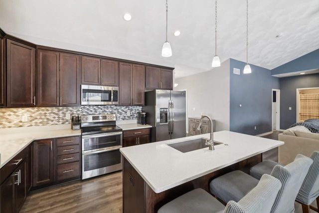 6 N Windmill Ridge Road, Evansville, WI 53536