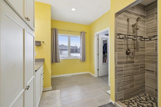 6 N Windmill Ridge Road, Evansville, WI 53536