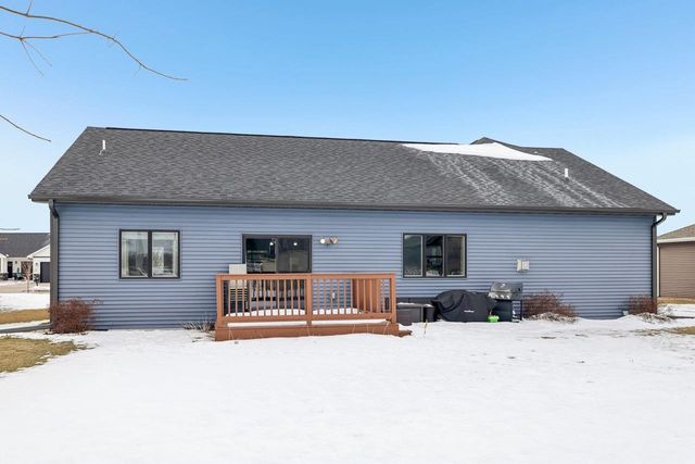 6 N Windmill Ridge Road, Evansville, WI 53536