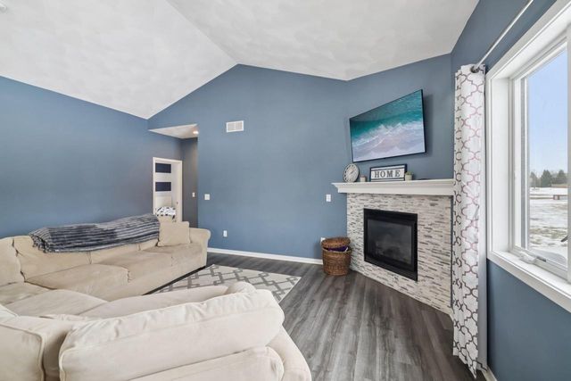 6 N Windmill Ridge Road, Evansville, WI 53536