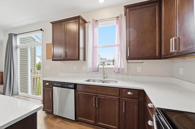 283 Mahogany Lane, Commercial Point, OH 43116