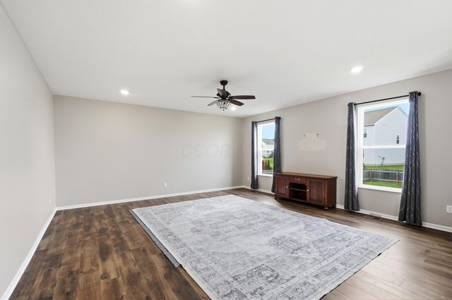 283 Mahogany Lane, Commercial Point, OH 43116