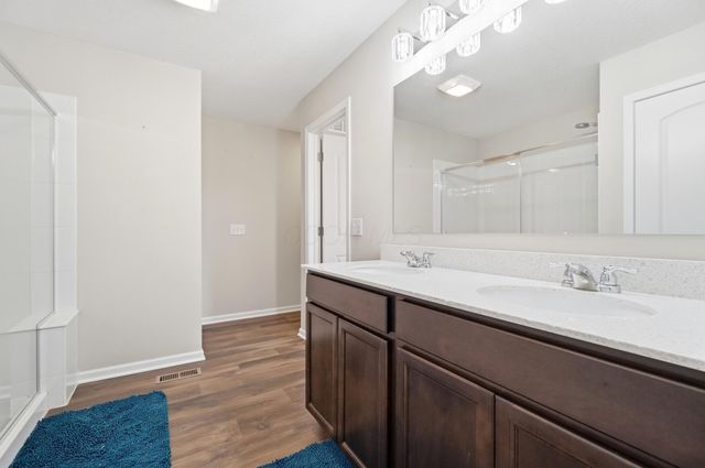 283 Mahogany Lane, Commercial Point, OH 43116