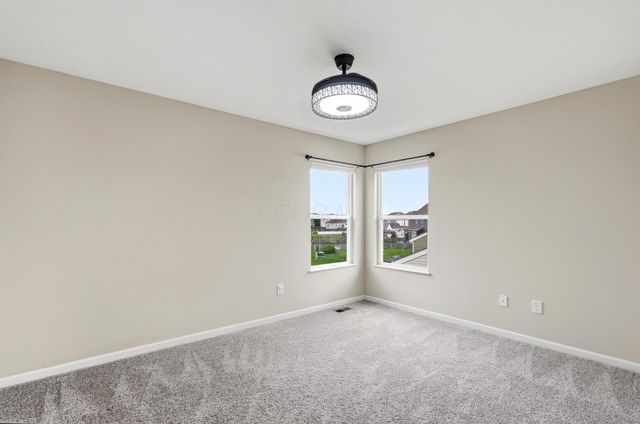 283 Mahogany Lane, Commercial Point, OH 43116
