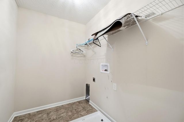 283 Mahogany Lane, Commercial Point, OH 43116