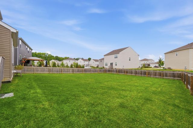 283 Mahogany Lane, Commercial Point, OH 43116