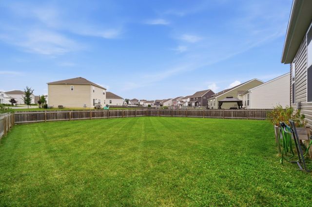 283 Mahogany Lane, Commercial Point, OH 43116