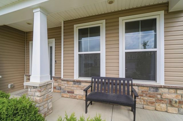 283 Mahogany Lane, Commercial Point, OH 43116
