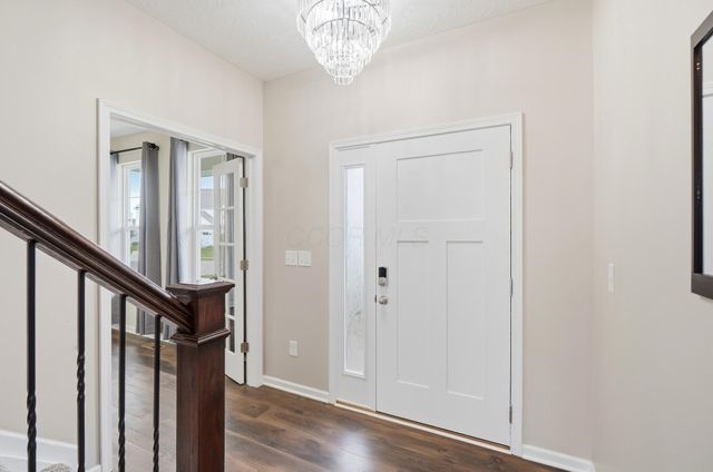 283 Mahogany Lane, Commercial Point, OH 43116