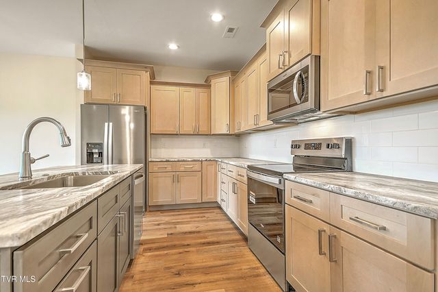 185 Red Tail Ridge, Greeneville, TN 37743