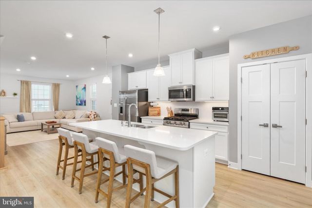 10318 HERITAGE TRAIL CT, Manassas, VA 20109