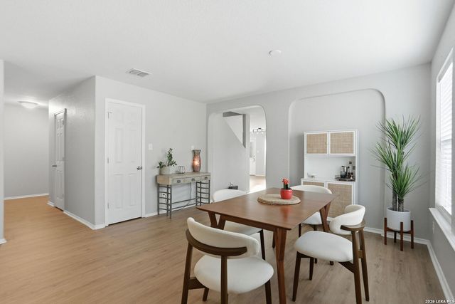 8111 Silver Grv, San Antonio, TX 78254