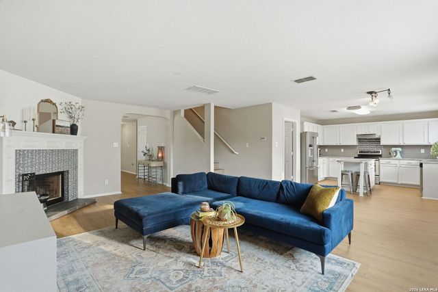 8111 Silver Grv, San Antonio, TX 78254