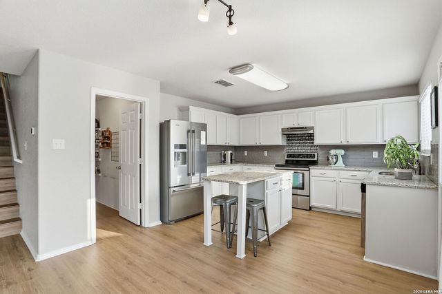 8111 Silver Grv, San Antonio, TX 78254