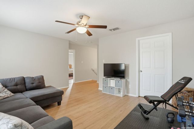 8111 Silver Grv, San Antonio, TX 78254