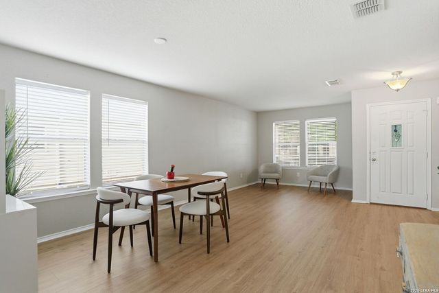8111 Silver Grv, San Antonio, TX 78254