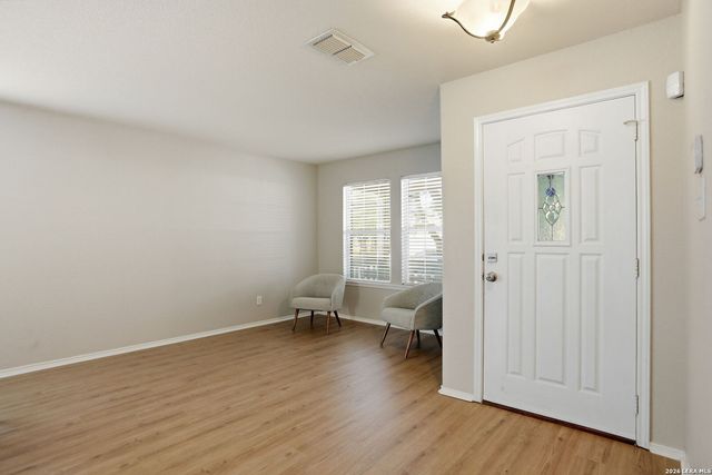 8111 Silver Grv, San Antonio, TX 78254