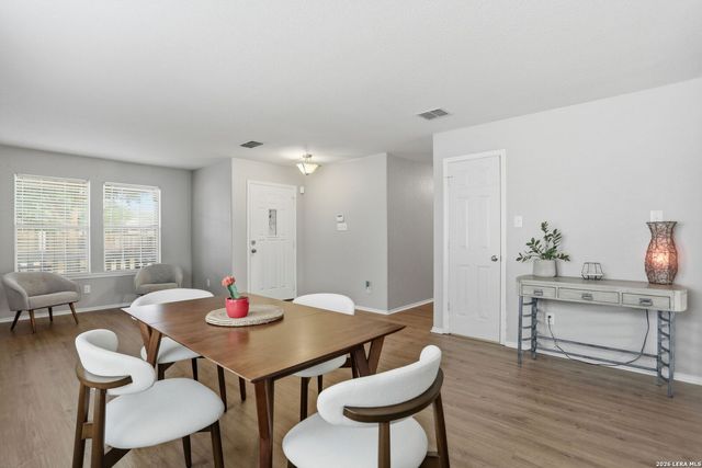 8111 Silver Grv, San Antonio, TX 78254