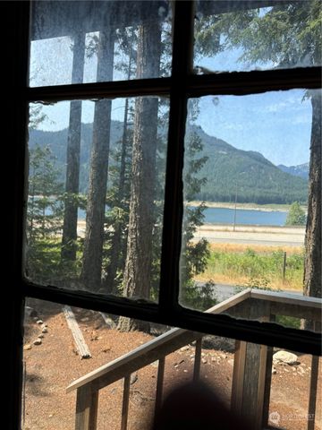4061 FS RD 4832, Snoqualmie Pass, WA 98068