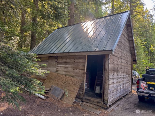 4061 FS RD 4832, Snoqualmie Pass, WA 98068