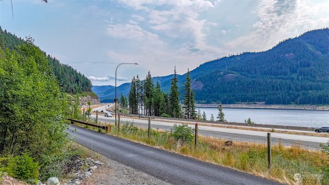 4061 FS RD 4832, Snoqualmie Pass, WA 98068