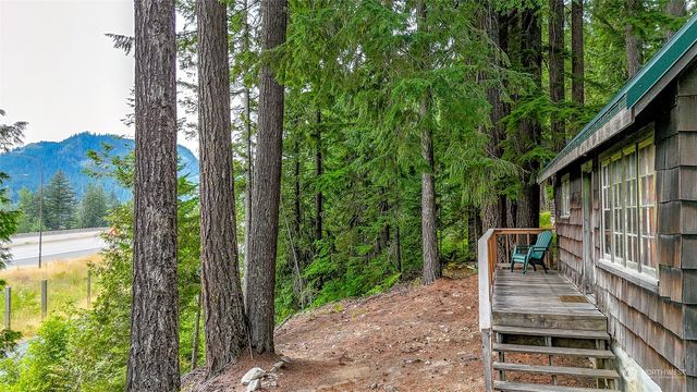 4061 FS RD 4832, Snoqualmie Pass, WA 98068