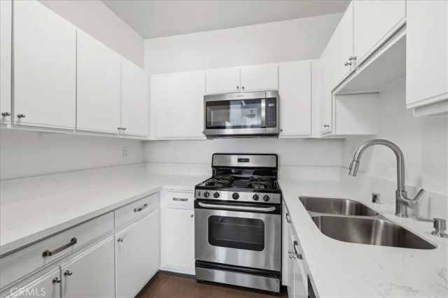 11822 Goshen Avenue 303, Los Angeles, CA 90049