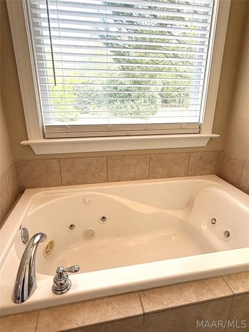 5548 Ash Grove Circle, Montgomery, AL 36116