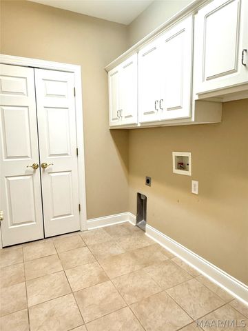 5548 Ash Grove Circle, Montgomery, AL 36116