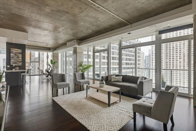 550 N Saint Clair Street 2302, Chicago, IL 60611