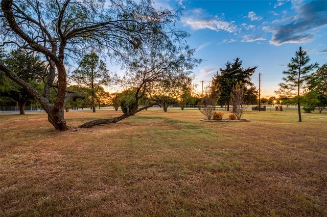 611 Combine Road, Seagoville, TX 75159