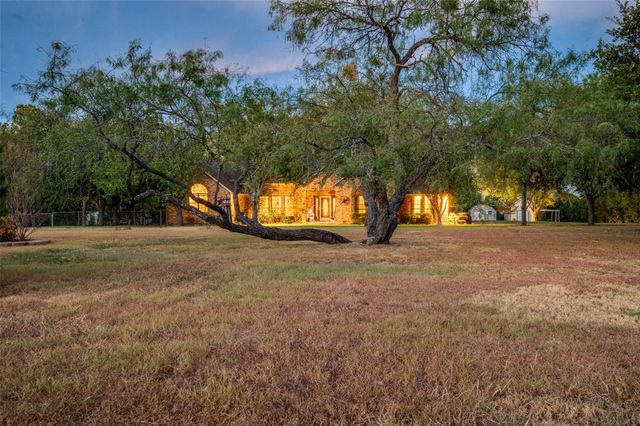 611 Combine Road, Seagoville, TX 75159